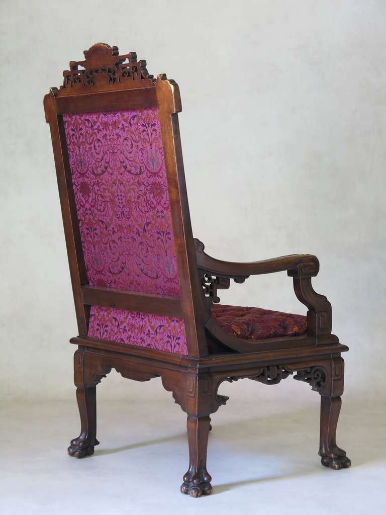 Fauteuil orientaliste sculpté et touffeté attribué à G. Viardot - France, 19ème siècle Excellent état - En vente à Isle Sur La Sorgue, Vaucluse