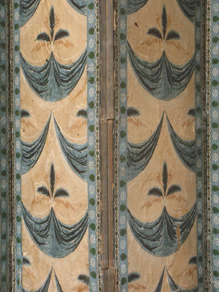 Wonderful six part, double-sided folding screen. Block-printed paper on canvas. Beautiful colours. Faux-marble skirting. Rare.

Dimensions below are for the folded screen. Fully extended, it measures 378 centimeters in length.