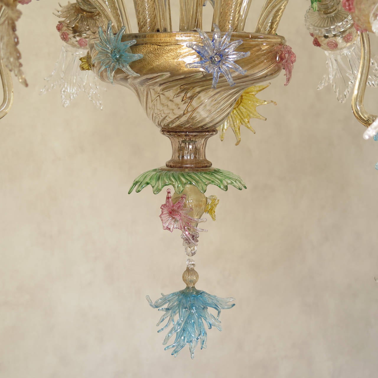 Large and Delicate Pastel Colour, Murano Chandelier, Italy, 19th Century For Sale 4