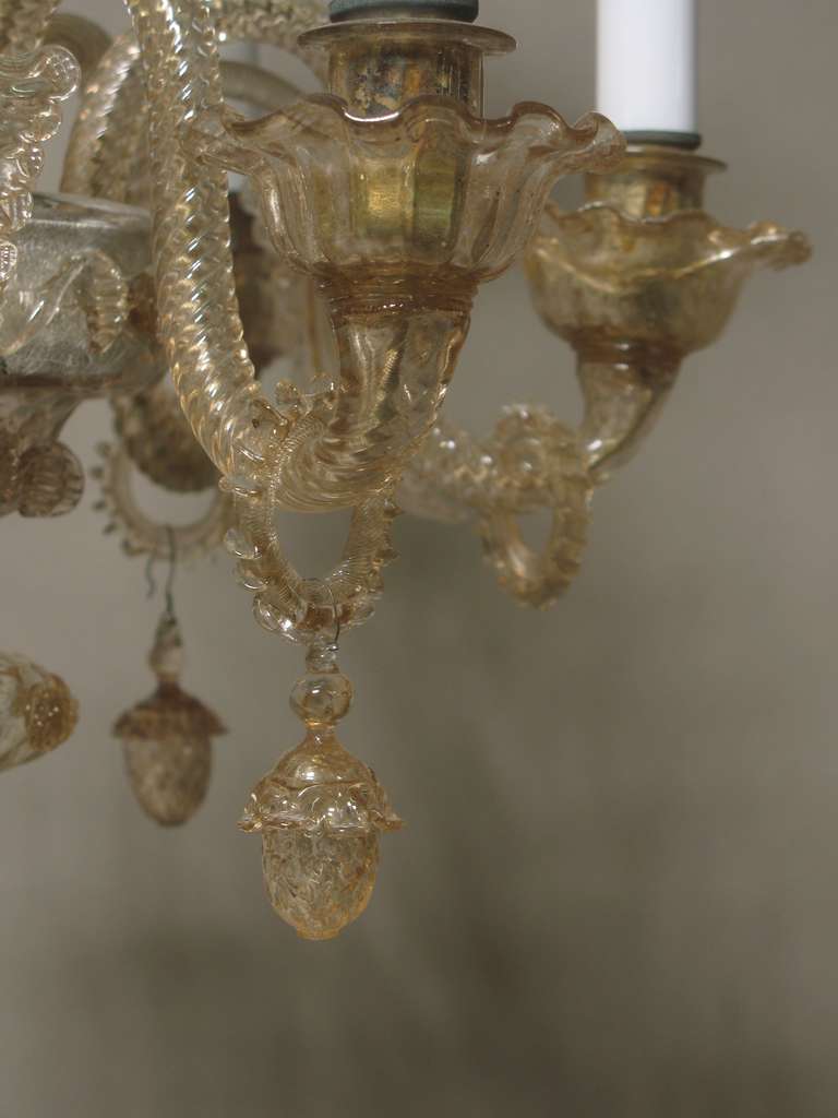 19th Century Venetian Blown Glass Chandelier In Excellent Condition In Isle Sur La Sorgue, Vaucluse