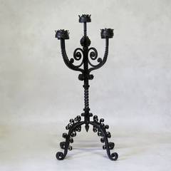 Gran Pareja de Candelabros de Hierro Forjado de Estilo Medieval - Italia, Siglo XIX
