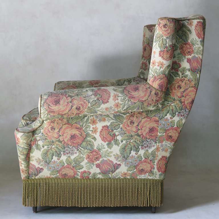 Pair of Floral Upholstered Wingback Armchairs, Italy, circa 1940s In Excellent Condition In Isle Sur La Sorgue, Vaucluse