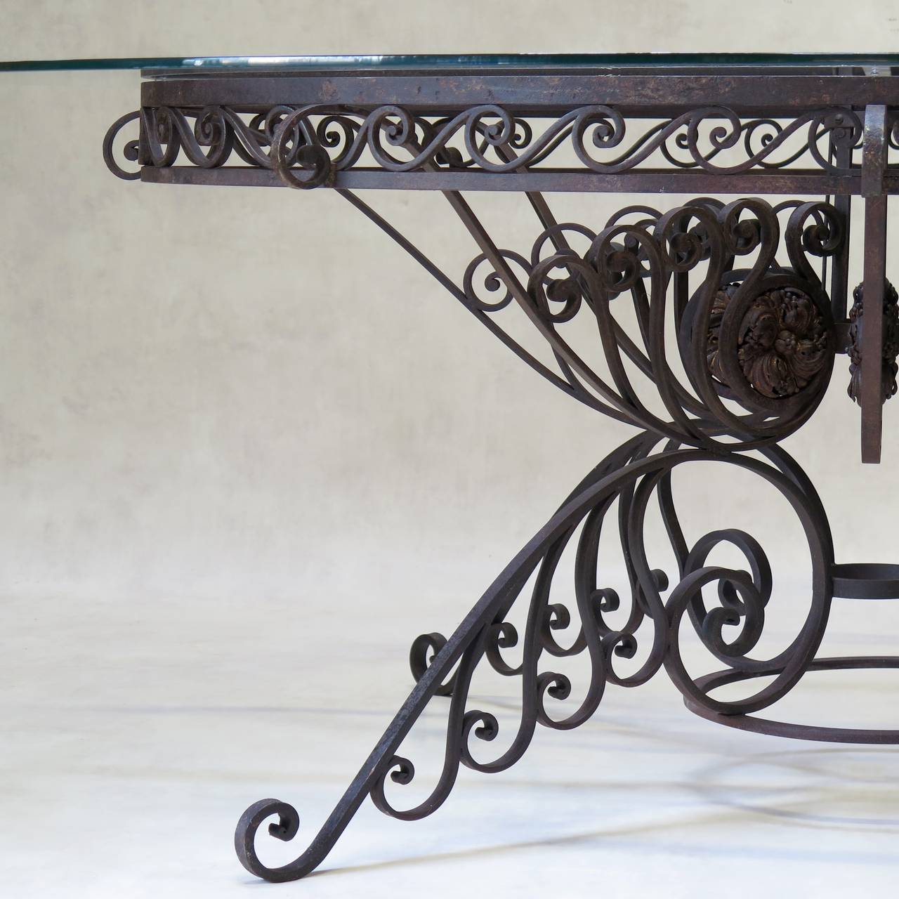 Espectacular Mesa de Comedor Art Decó Ovalada de Hierro Forjado, Francia, Años 30 en venta 2