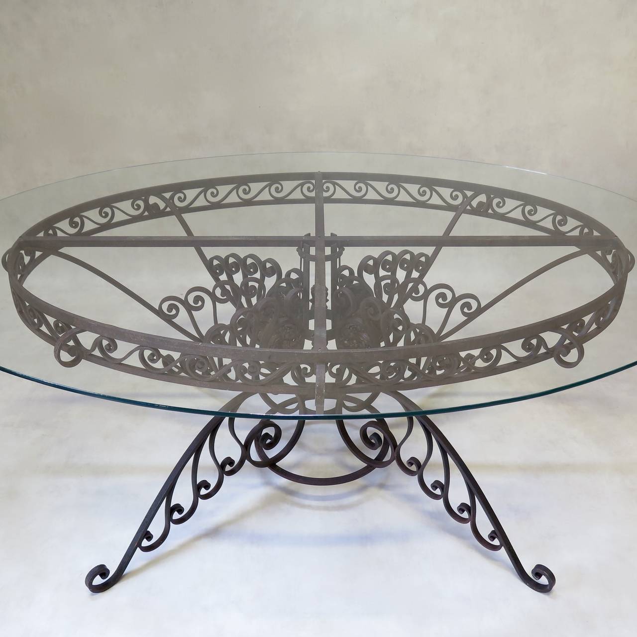 Espectacular Mesa de Comedor Art Decó Ovalada de Hierro Forjado, Francia, Años 30 siglo XX en venta