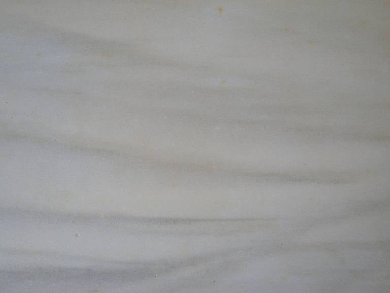 Table en laiton massif et plateau en marbre, France, vers les années 1950 en vente 2