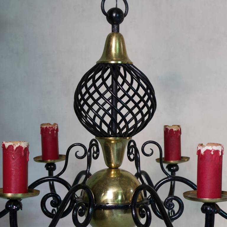 Brass and Iron Chandelier, France circa 1950s In Excellent Condition For Sale In Isle Sur La Sorgue, Vaucluse