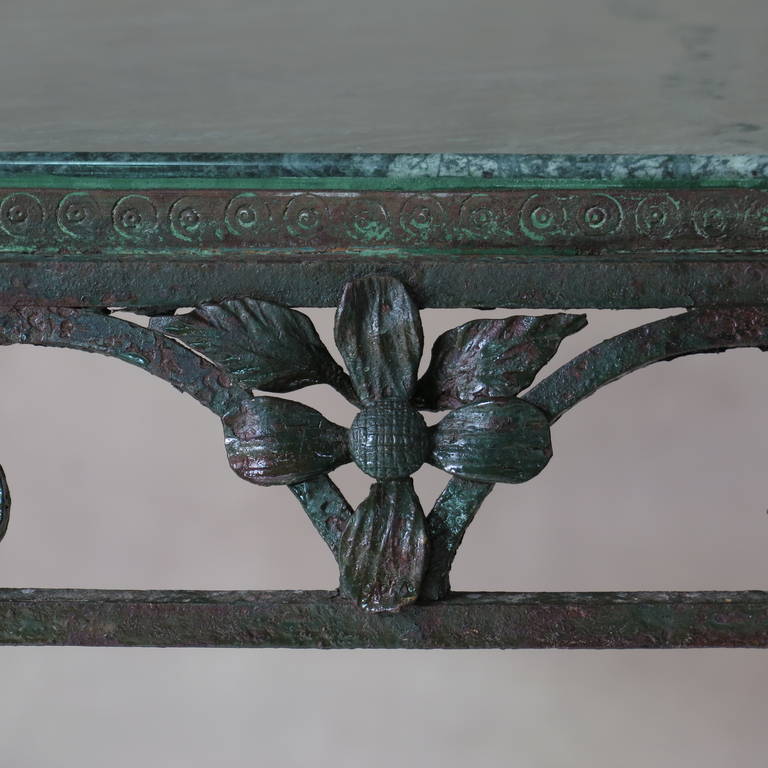 Table centrale en fer forgé et marbre, France, circa 1920 en vente 1
