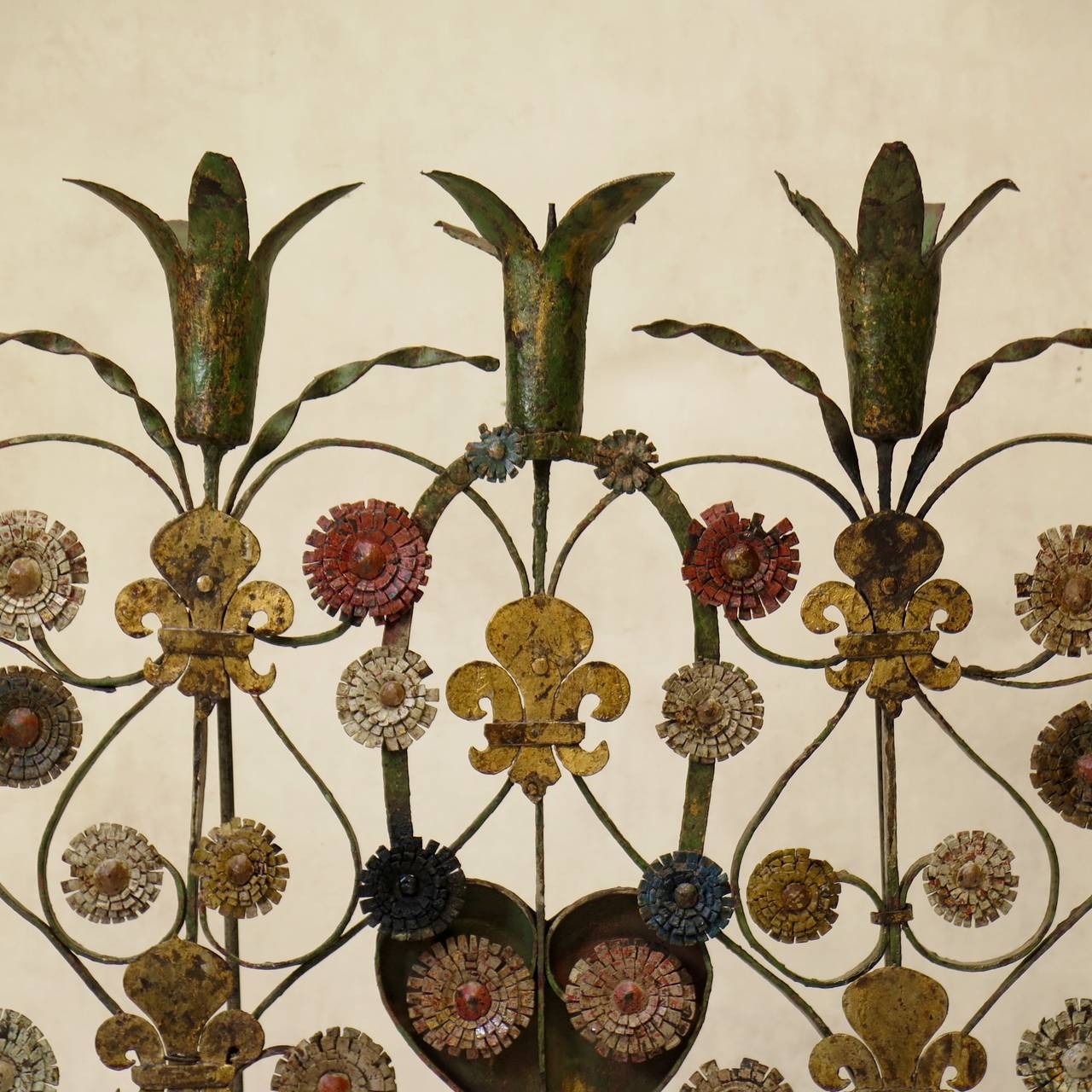 Set of 3 Polychrome Iron Sconces - France, 19th Century In Good Condition In Isle Sur La Sorgue, Vaucluse