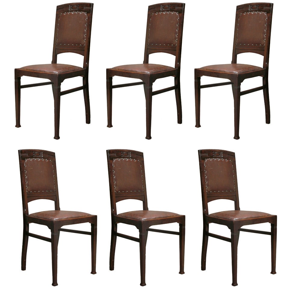 Ensemble de six chaises de salle à manger Arts & Crafts en vente