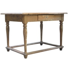 Encantadora mesa de pino pintado del siglo XIX