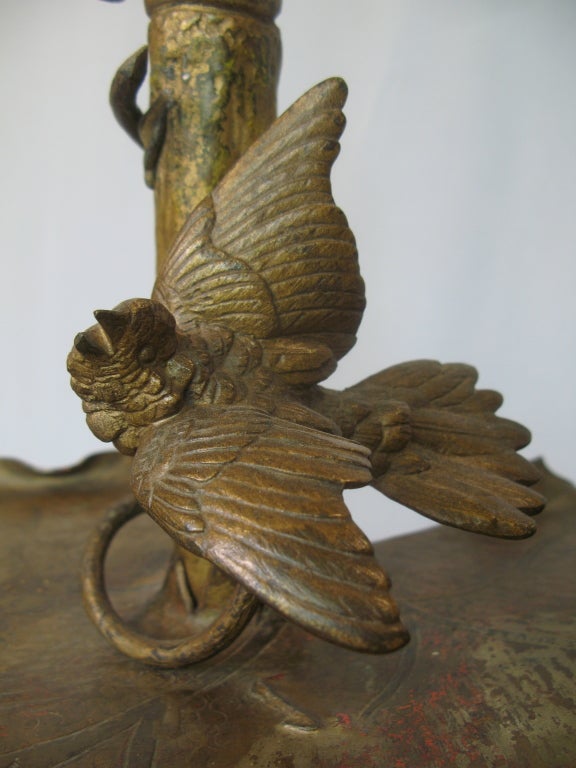 A.C. I.C. Lampadaire en métal doré avec fleur de lotus et oiseau en vente 2