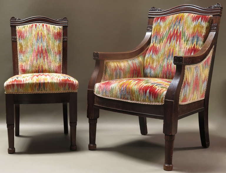 A comfortable set of two chairs and two armchairs, newly re-upholstered in a lovely vintage coloufrul velvet fabric.

The set is very well-made; the armchairs are deep and wide.

Very probably from Germany.

Dimensions provided below are for