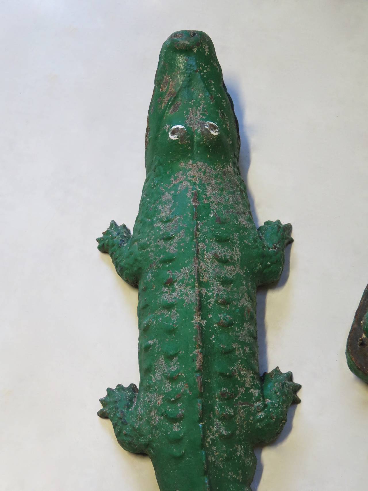 Three Large Painted Cast Iron Crocodiles Sculptures, France, 1950s In Good Condition For Sale In Isle Sur La Sorgue, Vaucluse
