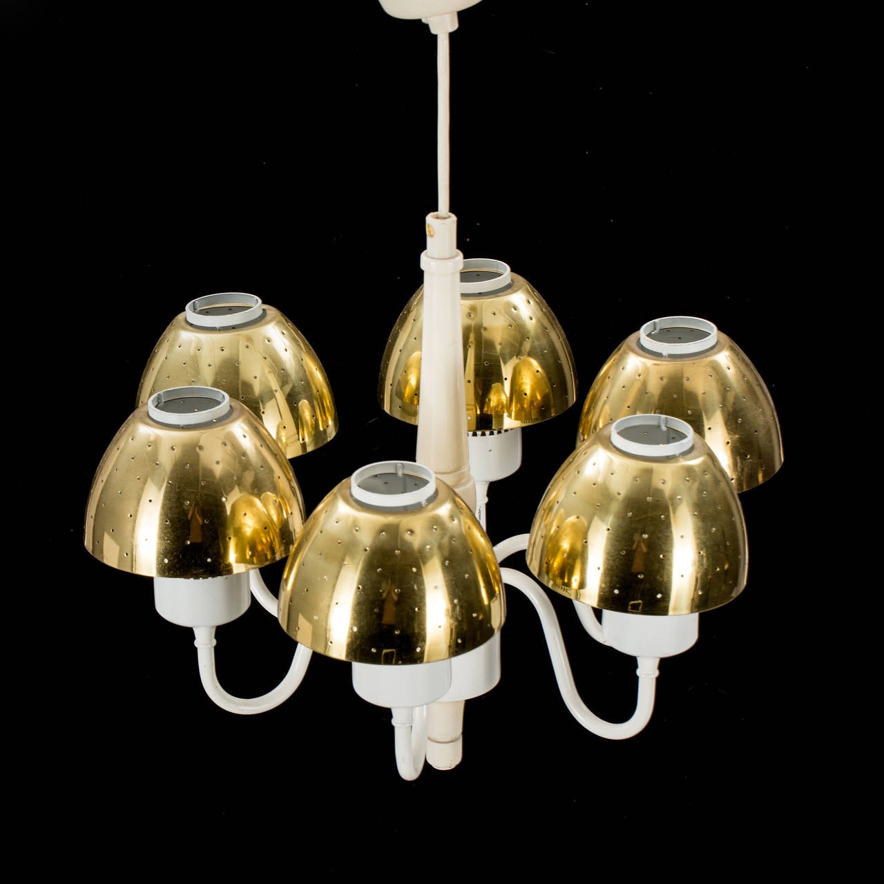 A pendant by Hans Agne Jakobsson for Markaryd, Sweden.
Existing European wiring we do not guaranty functionality.
Rewiring available upon request.