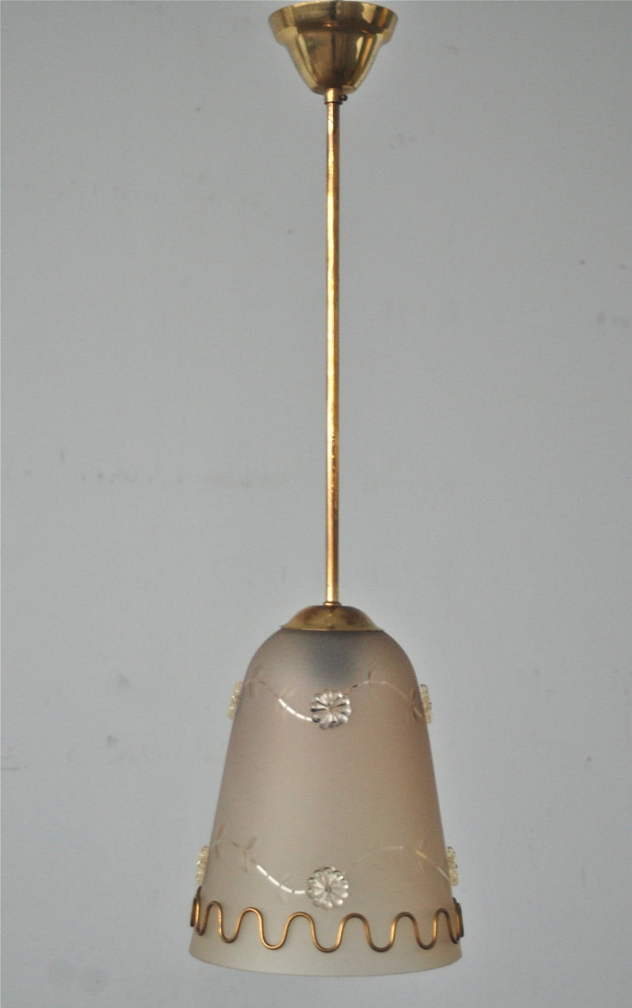 Pendant in Orrefors Style by T R & Co In Excellent Condition In Long Island City, NY