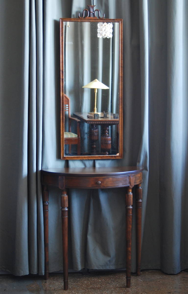 Mirror  designed by Axel Einar Hjorth for Bodafors,  Model "Cecil" Sweden, Circa 1920th.
Similar example at the book Axel Einar Hjorth Mobel Arkitekt, by Cnristian Bjork, Thomas Ekstrom, Eric Ericson. Page 45
Only mirror available, the
