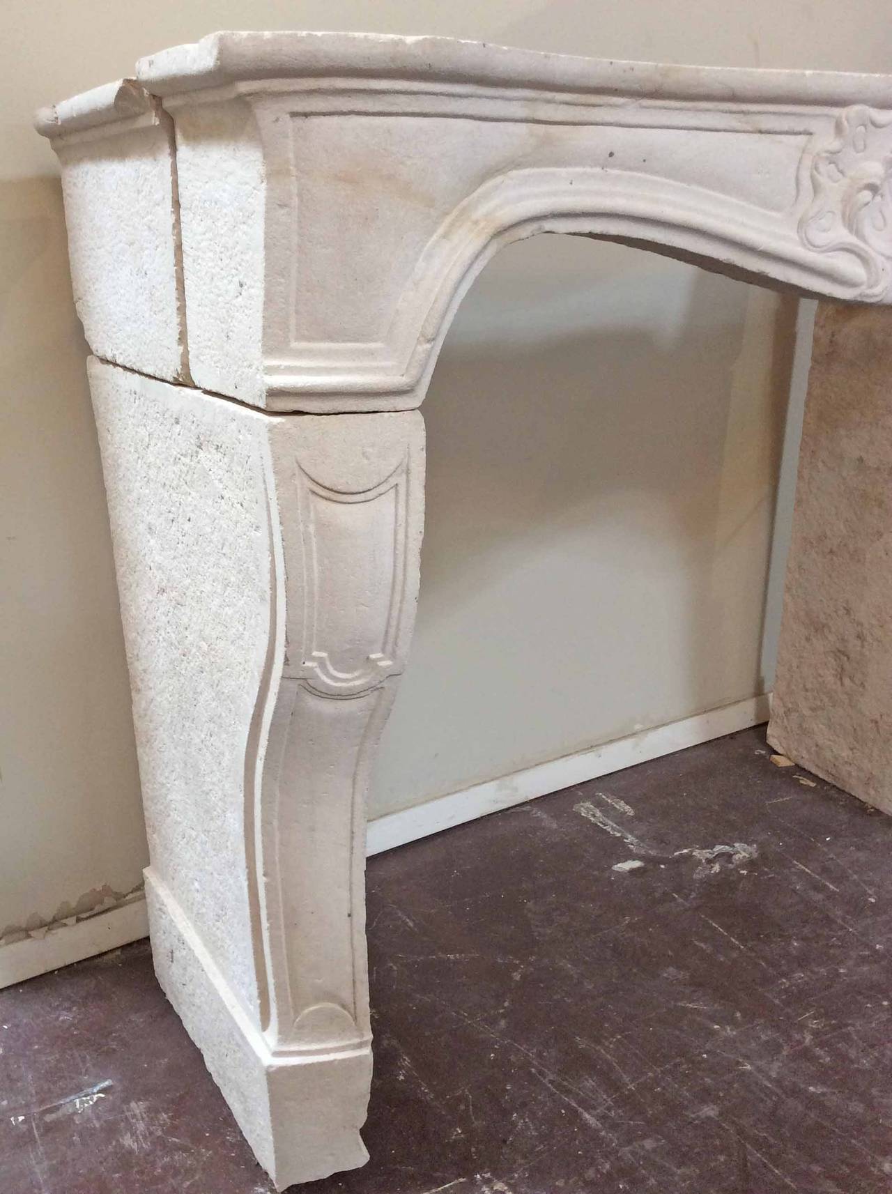 Louis XV Antique Limestone Mantel In Good Condition In Dallas, TX