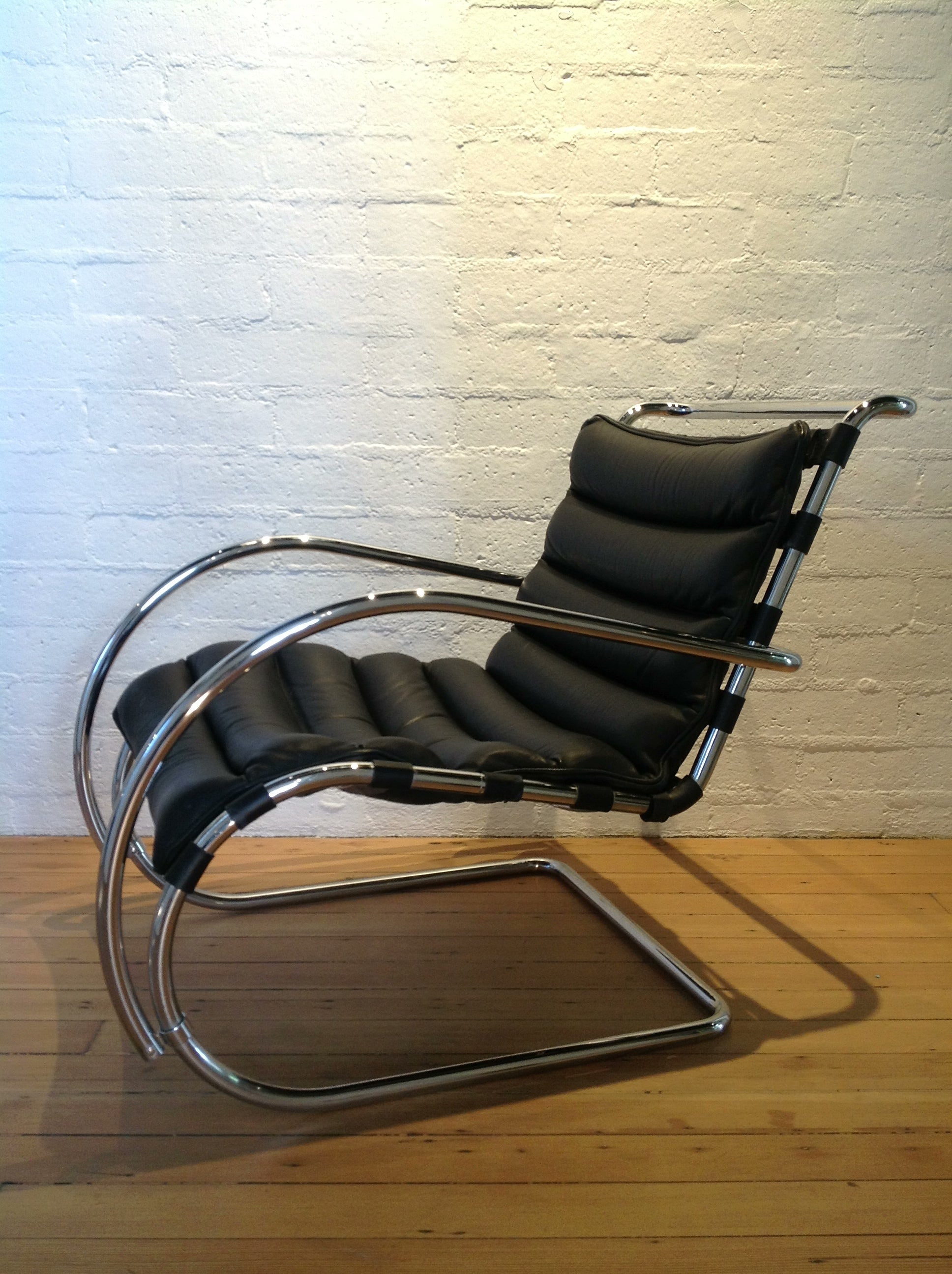 A pair of Mies Van Der Rohe MR Lounge Chairs at 1stDibs