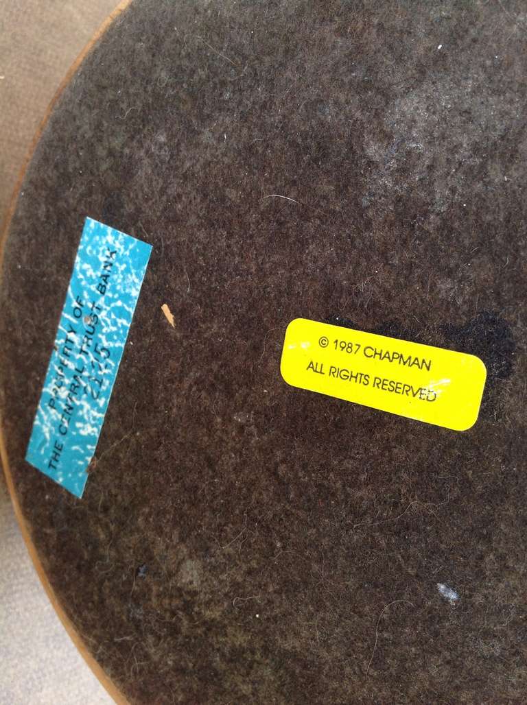 Pareja de lámparas de mesa de latón macizo con roble de Chapman en venta 2