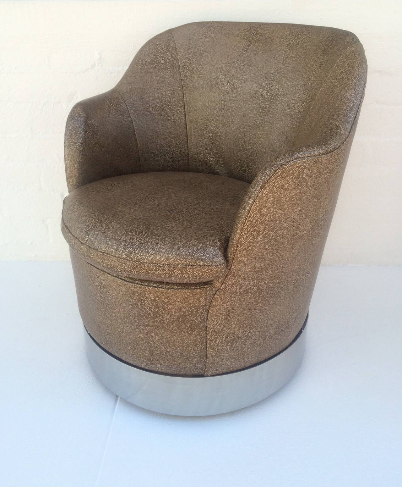 Swivel Lounge Chairs Designed by Phillip Enfield In Excellent Condition For Sale In Palm Springs, CA