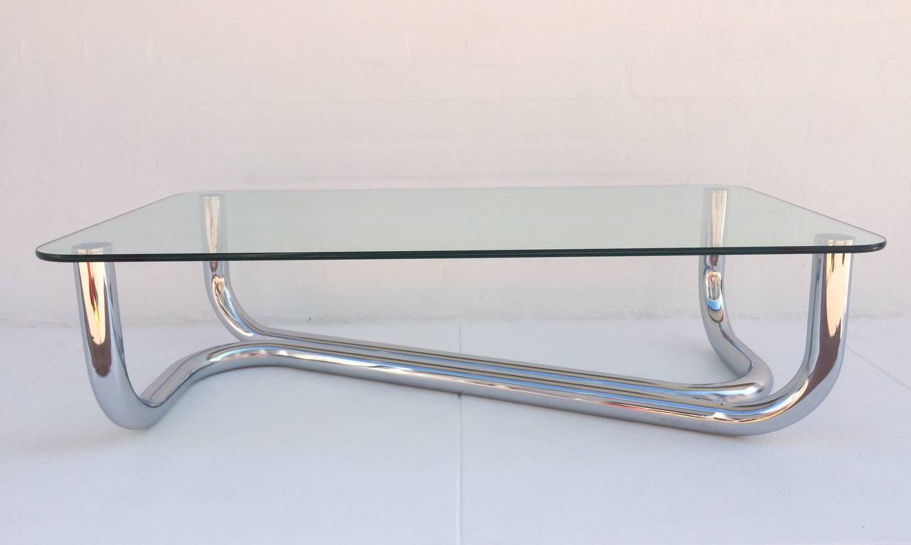 1960s Italian Polished Chrome and Glass Coffee or Cocktail Table In Excellent Condition In Palm Springs, CA