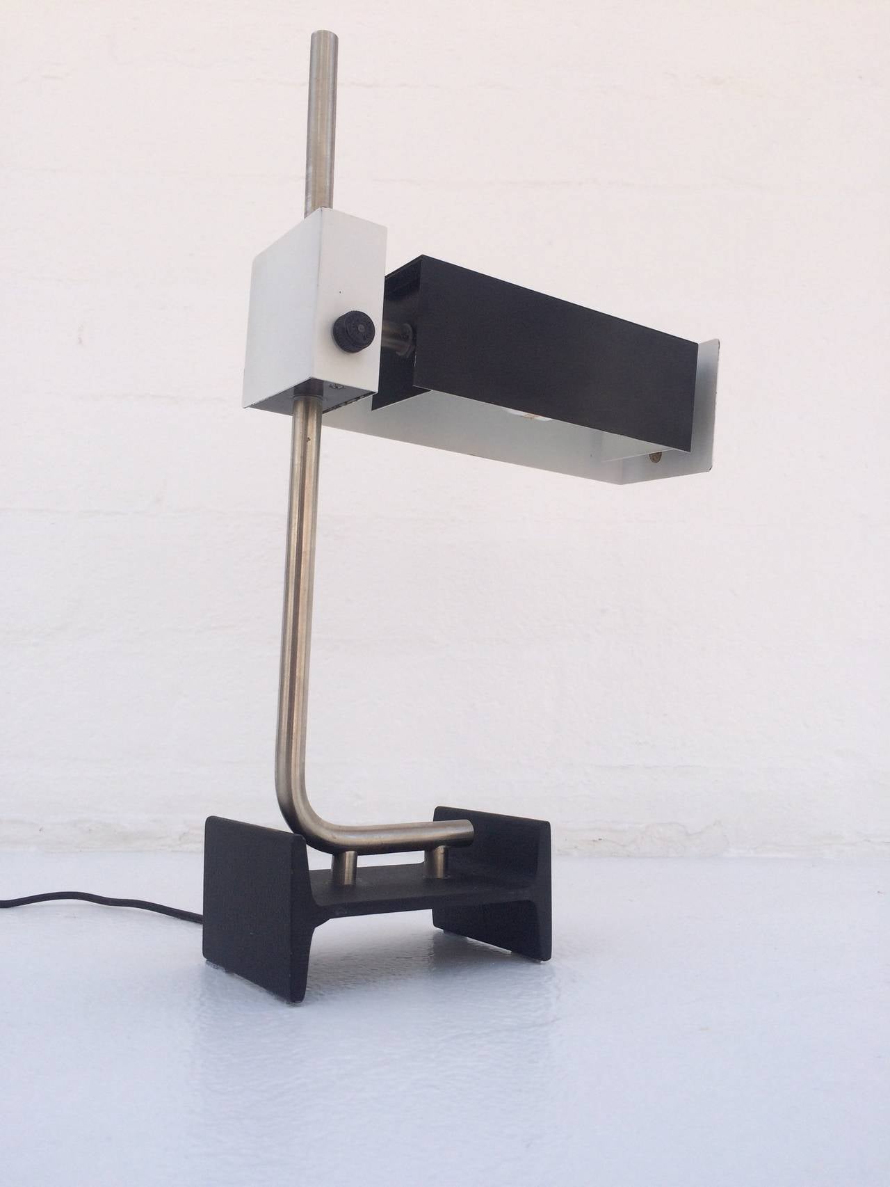 Lampe de bureau italienne par Studio Reggiani en vente 3