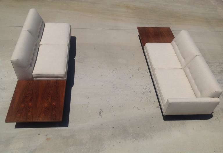 George Nelson Modular Sofa with Built-In Rosewood Side Tables In Excellent Condition In Palm Springs, CA