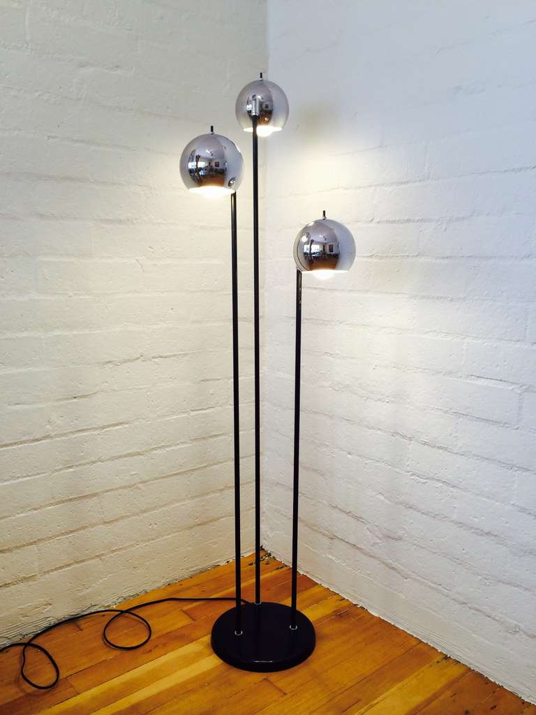 Three Chrome Ball Floor Lamp by Raymor For Sale 1