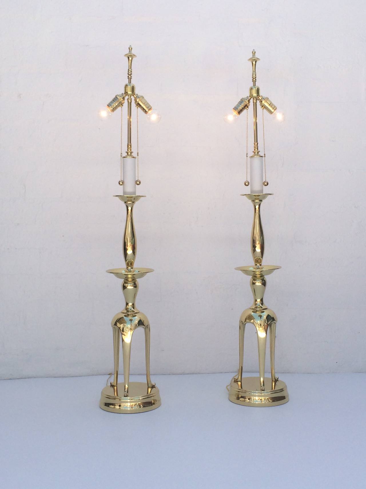 Poli Paire de lampes Chapman en laiton poli à la manière de James Mont en vente
