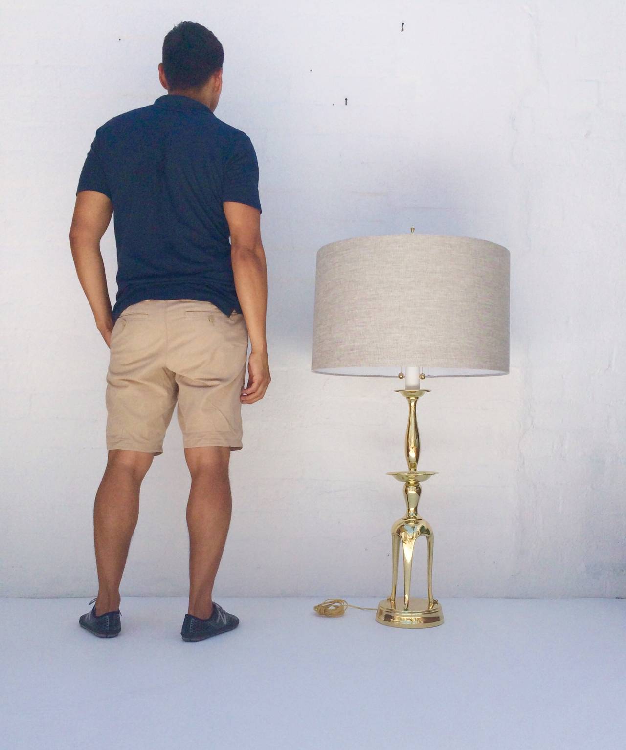 Laiton Paire de lampes Chapman en laiton poli à la manière de James Mont en vente