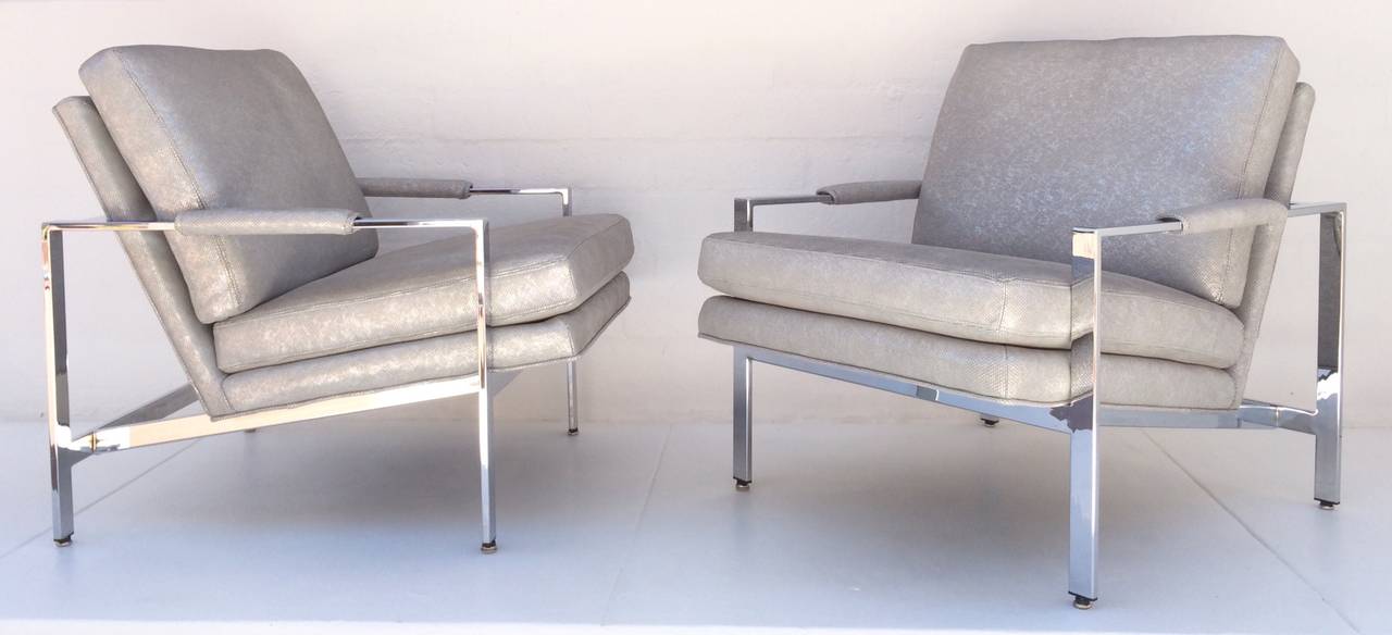 American Pair of Lounge Chairs Designed by Milo Baughman for Thayer Coggin