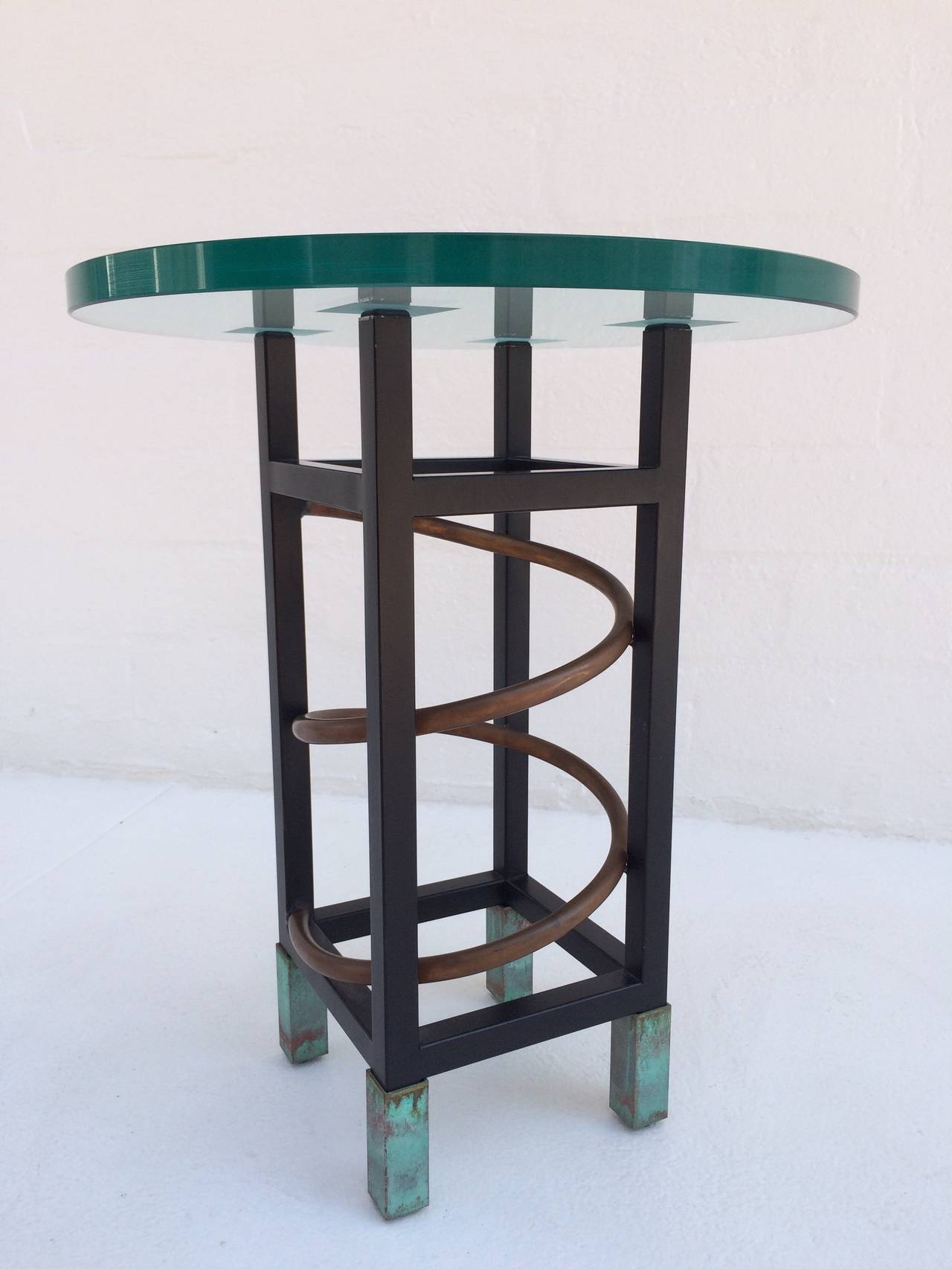 Peint Table d'appoint d'époque Memphis en vente