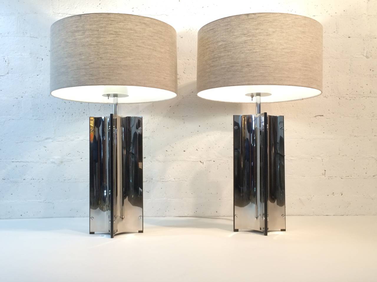 Mid-Century Modern Pair of Gerald Thurston for Lightolier Table Lamps