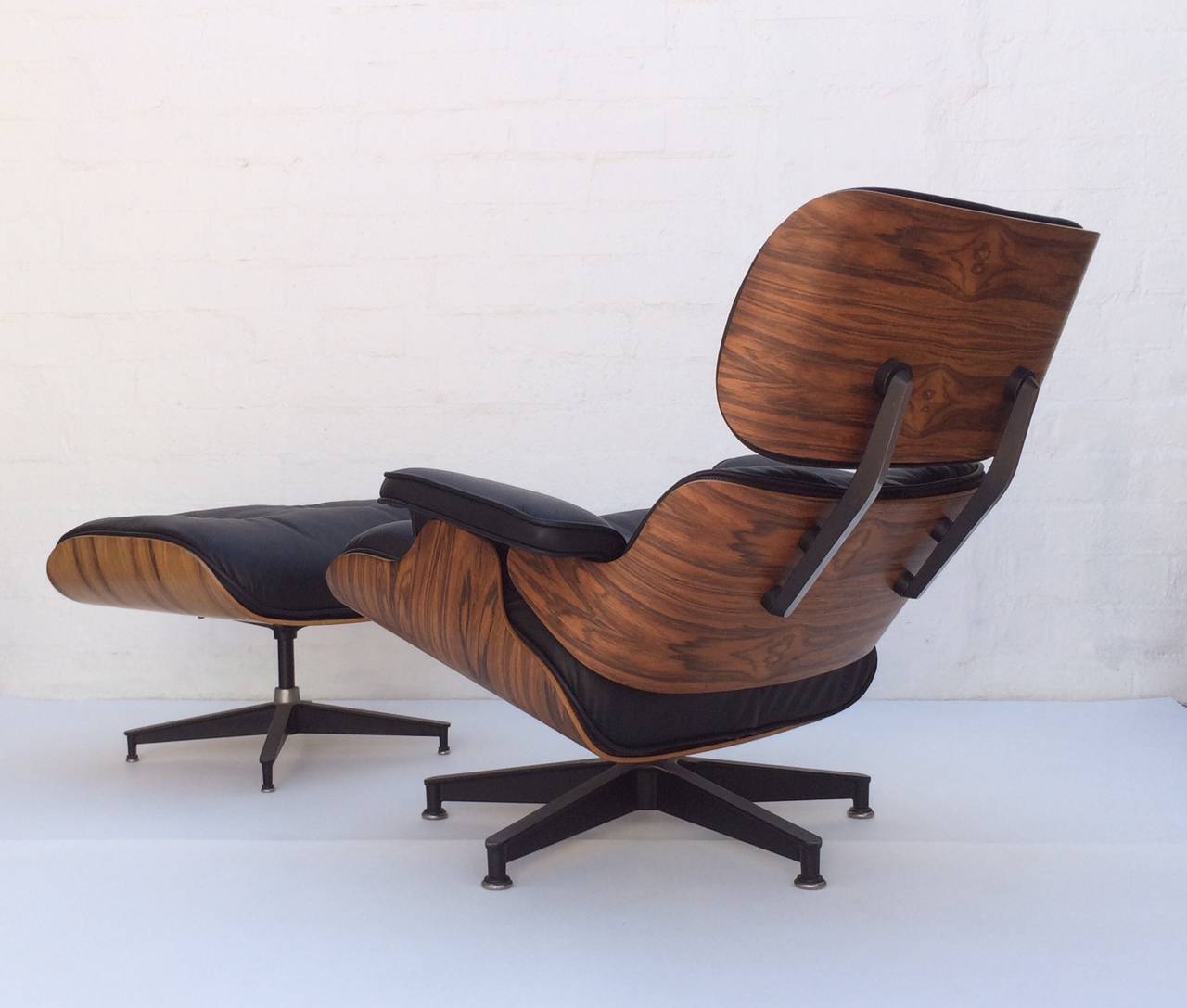 American Pair of Early Eames Rosewood 670 & 671 Lounges Chairs with Ottomans