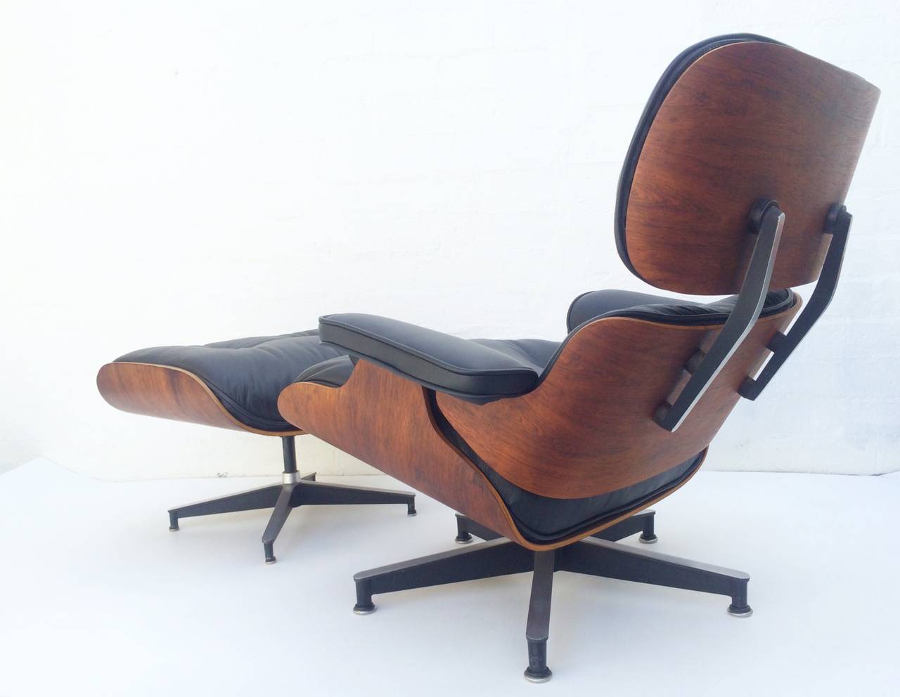 Mid-Century Modern Early Rosewood Eames Lounge Chairs with Ottoman