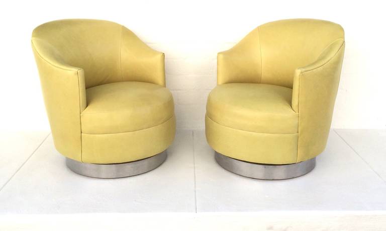 Set of Four Leather Club Chairs Designed by Karl Springer, circa 1980s In Excellent Condition In Palm Springs, CA