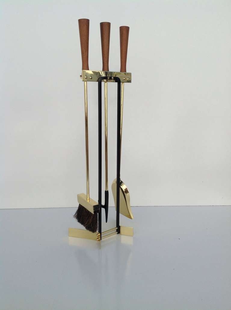 Polished Brass Fireplace Tools from the 1950s In Excellent Condition In Palm Springs, CA
