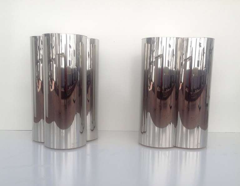 A pair of Polished Chrome Pedestals designed by Curtis Jere In Excellent Condition In Palm Springs, CA