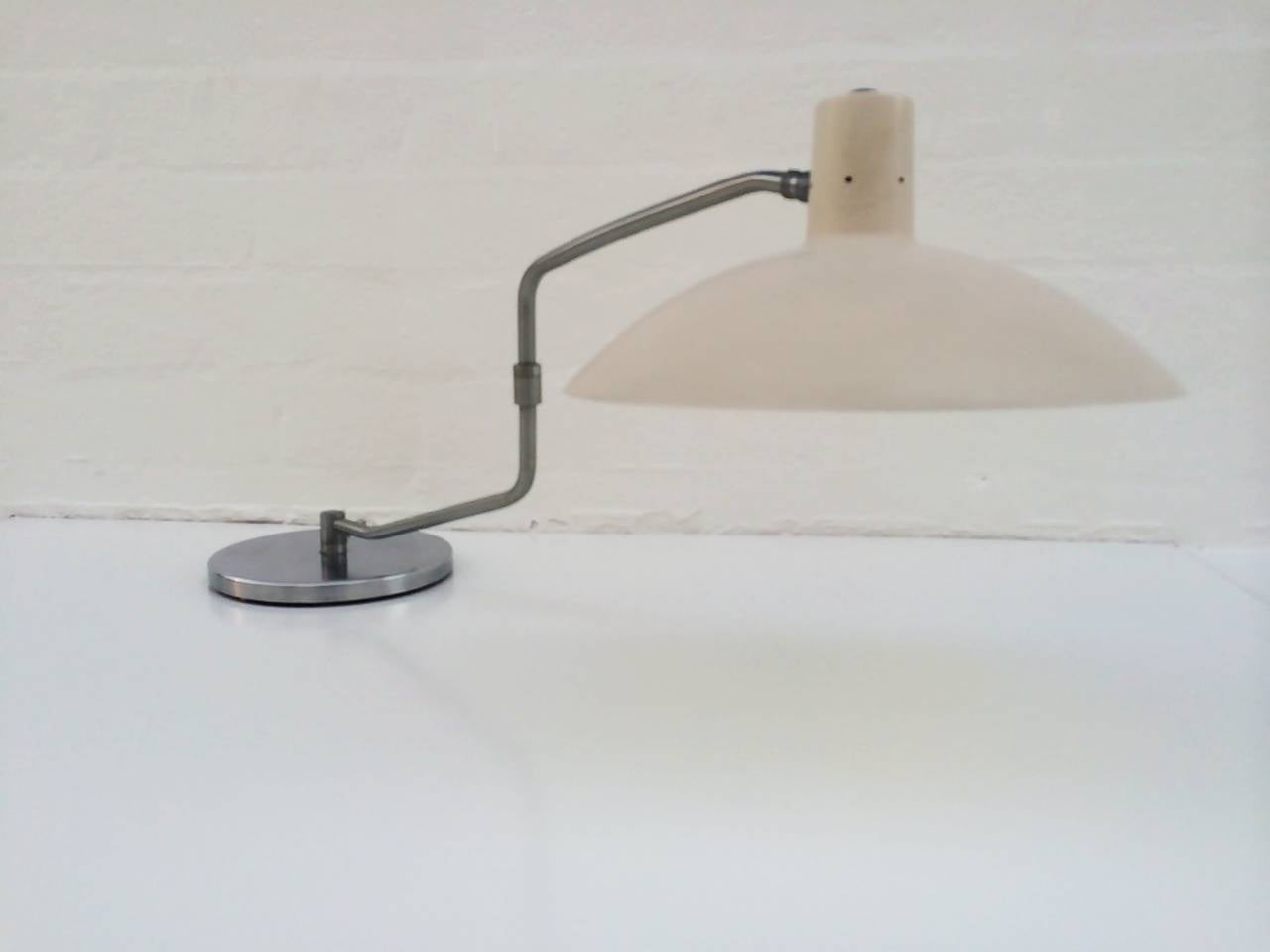 Clay Michie Adjustable Desk Lamp for Knoll In Good Condition In Palm Springs, CA