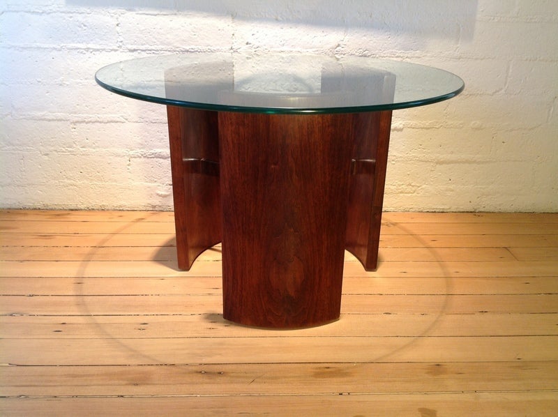 Walnut Side Table In Excellent Condition In Palm Springs, CA