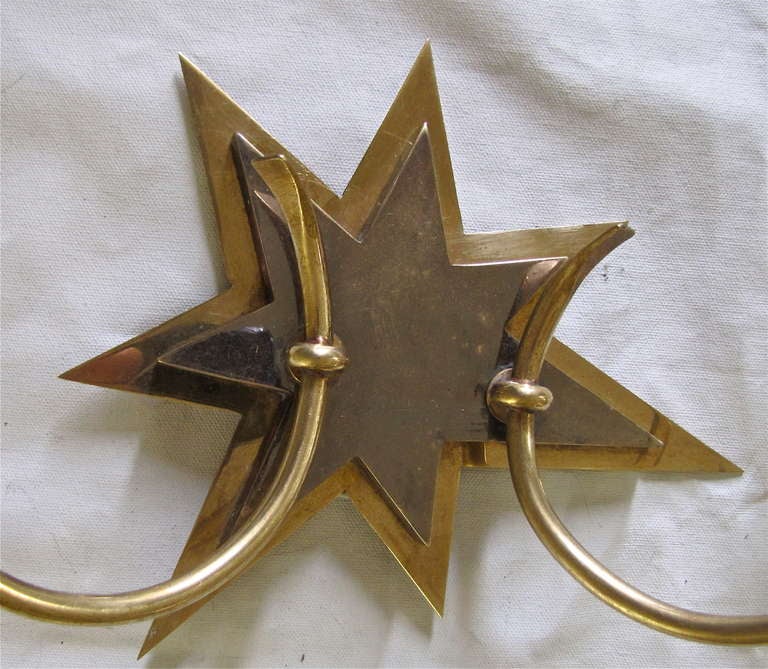French Moderne Pair of Star Motif Brass Sconces In Good Condition For Sale In Dallas, TX