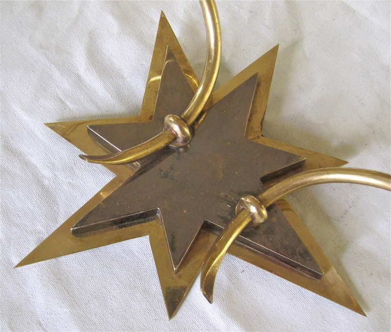 French Moderne Pair of Star Motif Brass Sconces For Sale 4