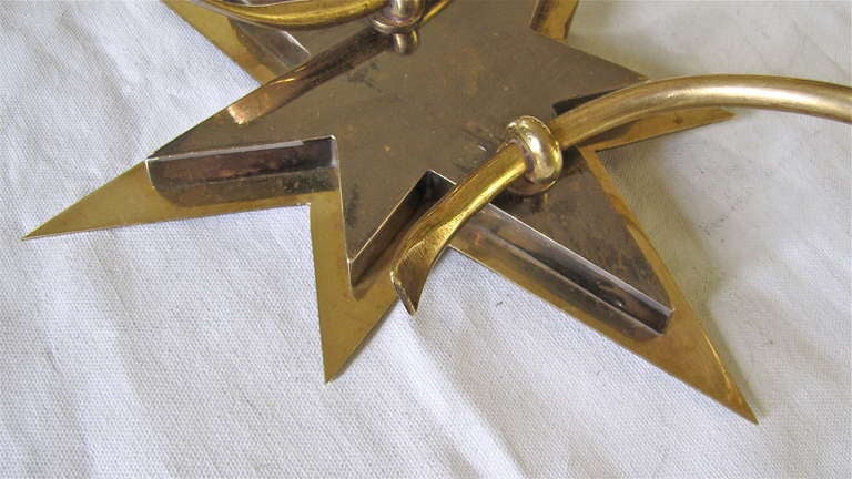 French Moderne Pair of Star Motif Brass Sconces For Sale 2