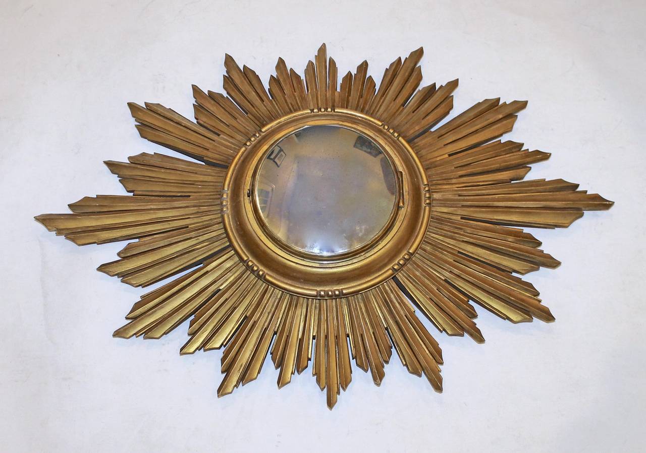 French Soleil Sunburst Giltwood Carved Wall Mirror In Good Condition In Palm Springs, CA
