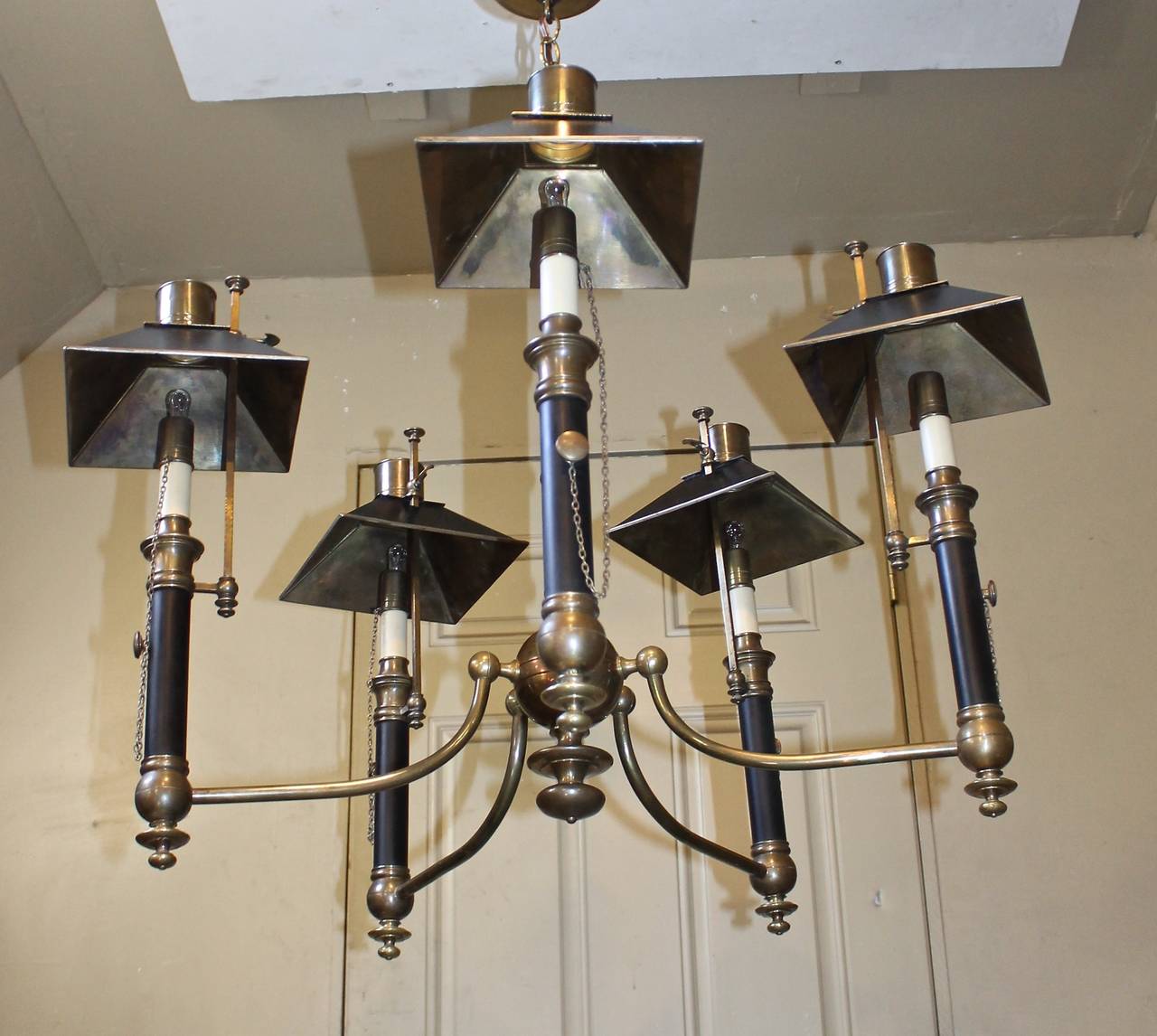 Vintage Chapman Brass Five-Arm Regency Style Adjustable Shades Chandelier In Good Condition In Palm Springs, CA
