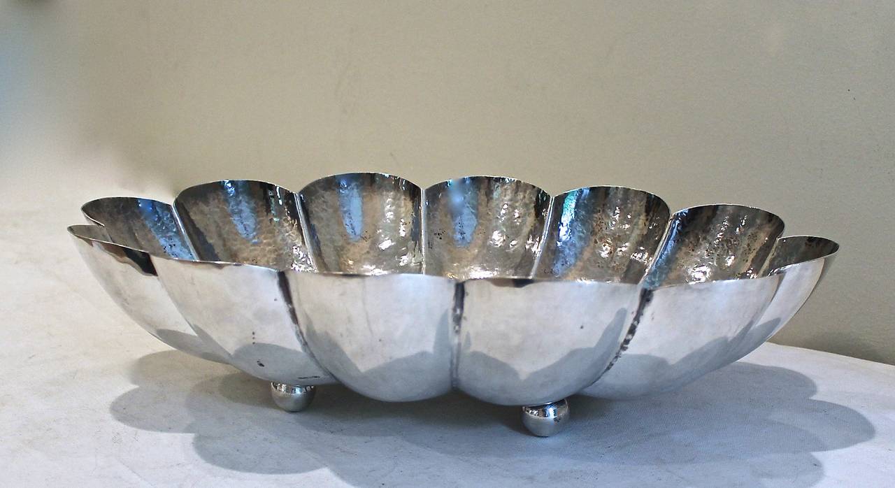 Modern Large Casa Prieto Scalloped Silver Centerpiece Footed Bowl