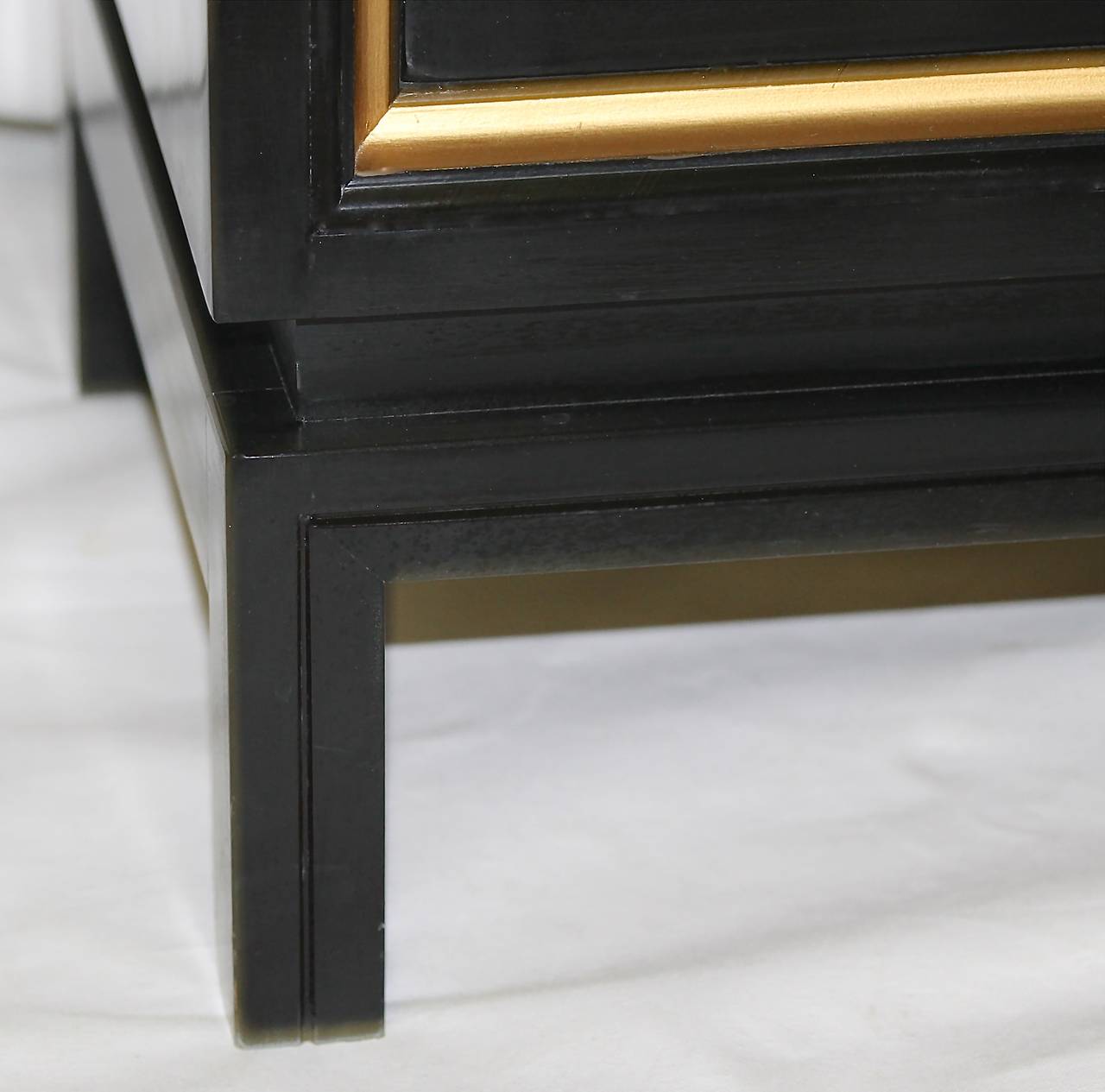 Pair American Martinsville Black Lacquered Night Stands 2