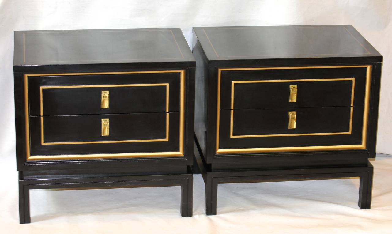 Pair American Martinsville Black Lacquered Night Stands In Good Condition In Palm Springs, CA