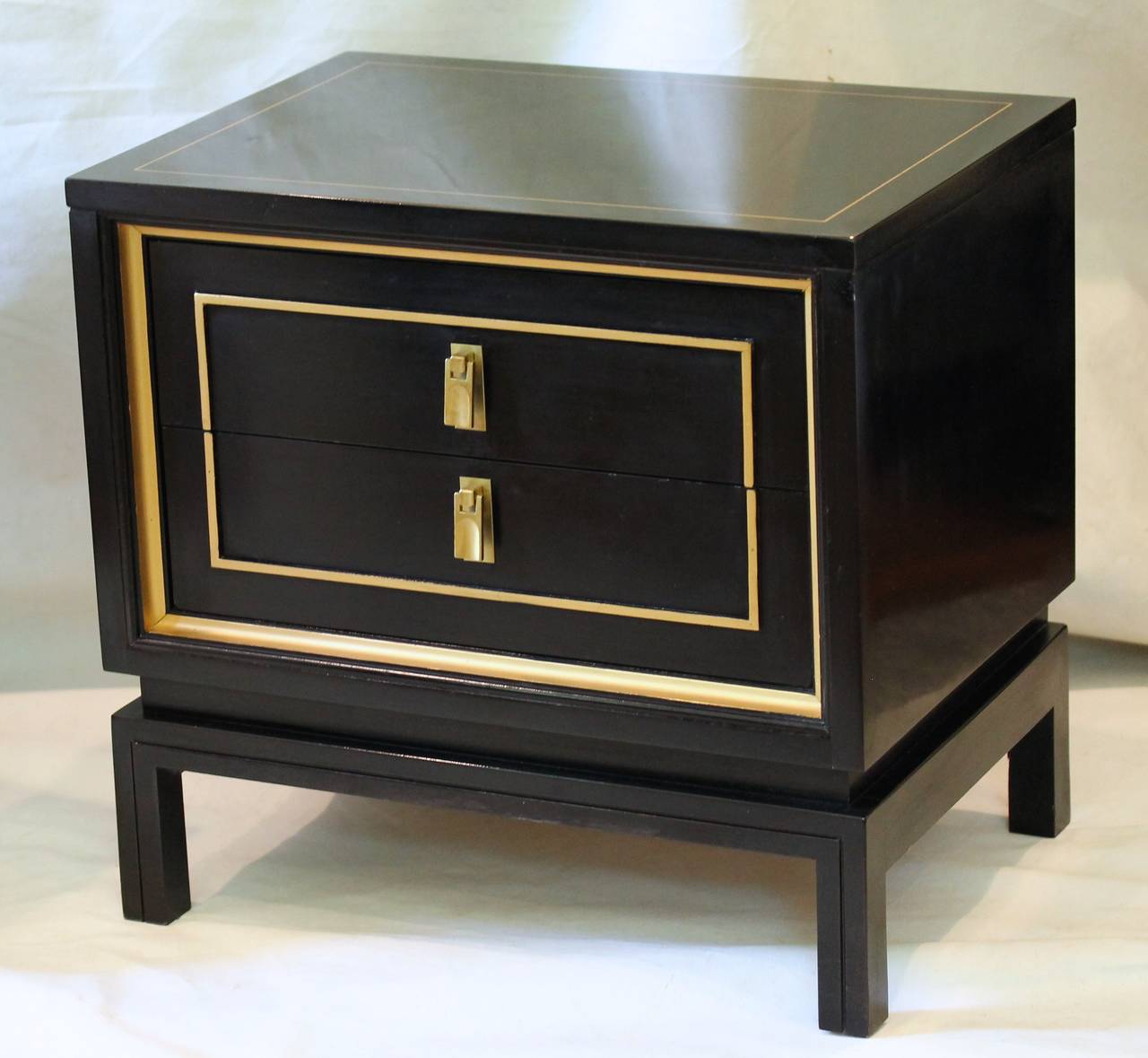 Mid-20th Century Pair American Martinsville Black Lacquered Night Stands