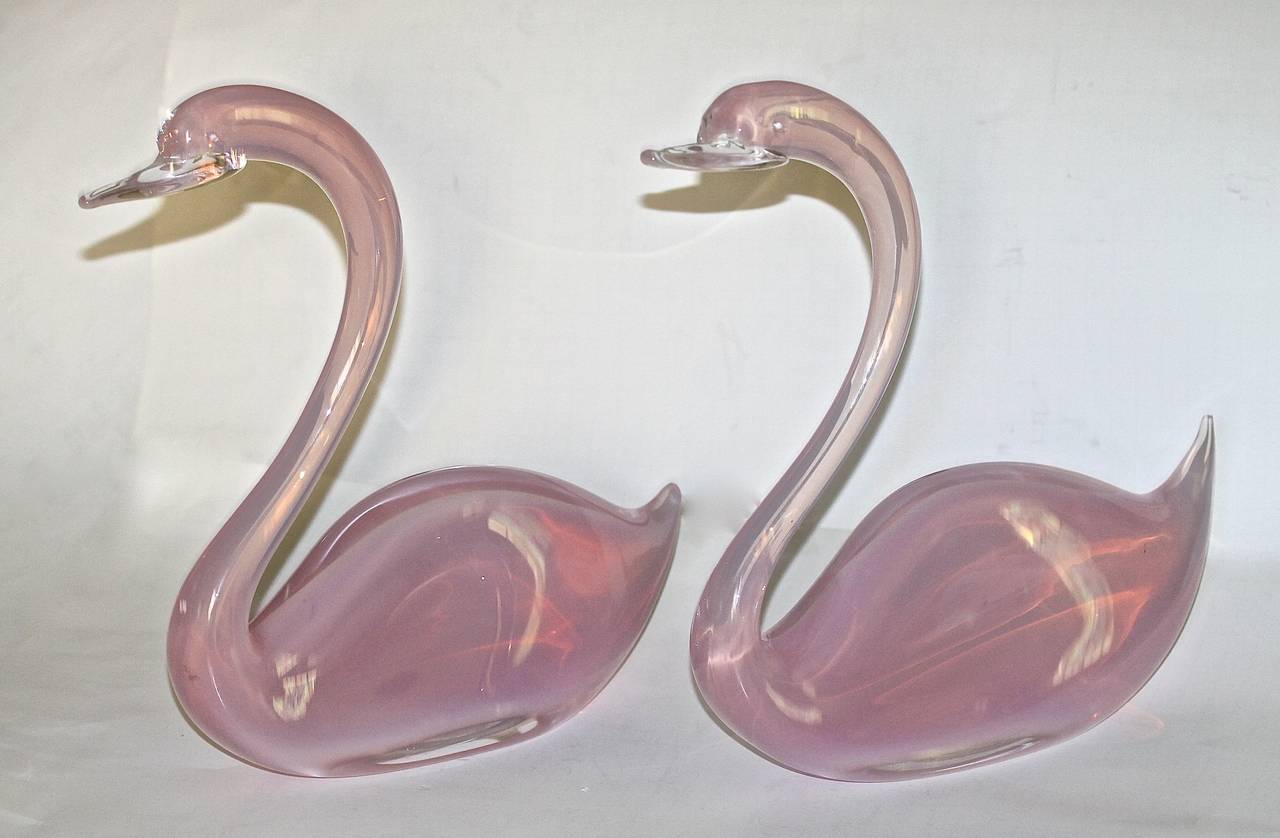 Pair of Large Murano Oggetti Barbini Opalescent Glass Swans 5